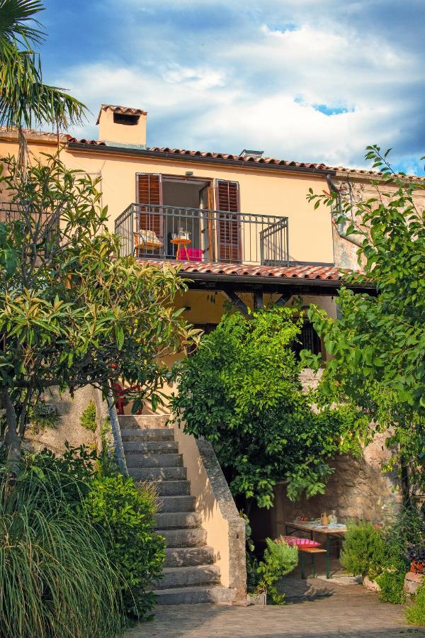 Holiday Home Kuca Na Moru Kornic Exterior photo