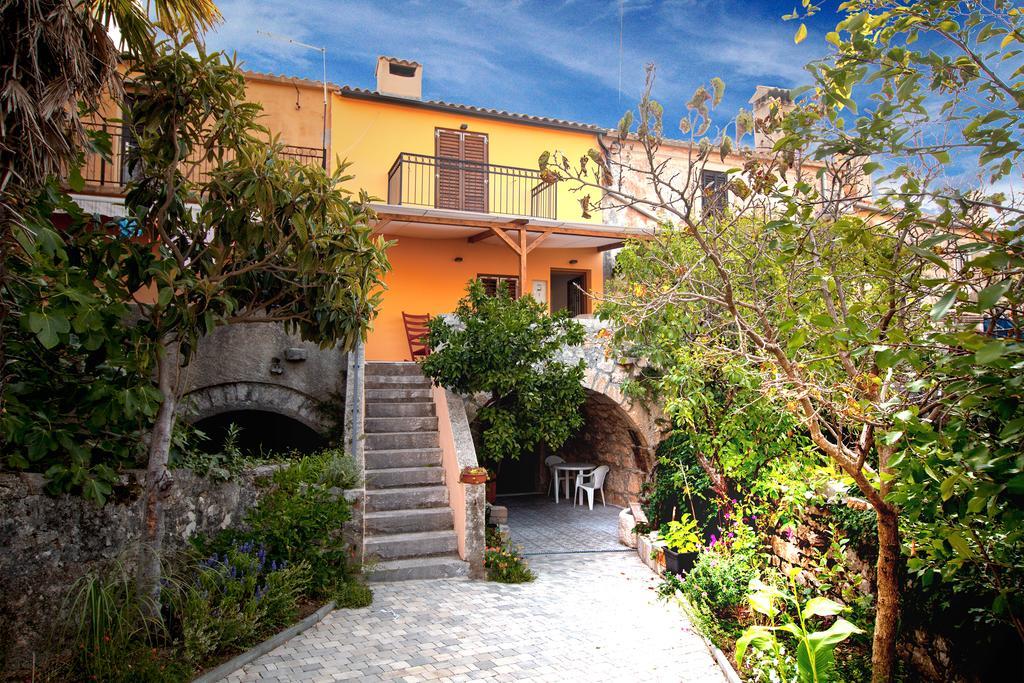 Holiday Home Kuca Na Moru Kornic Exterior photo